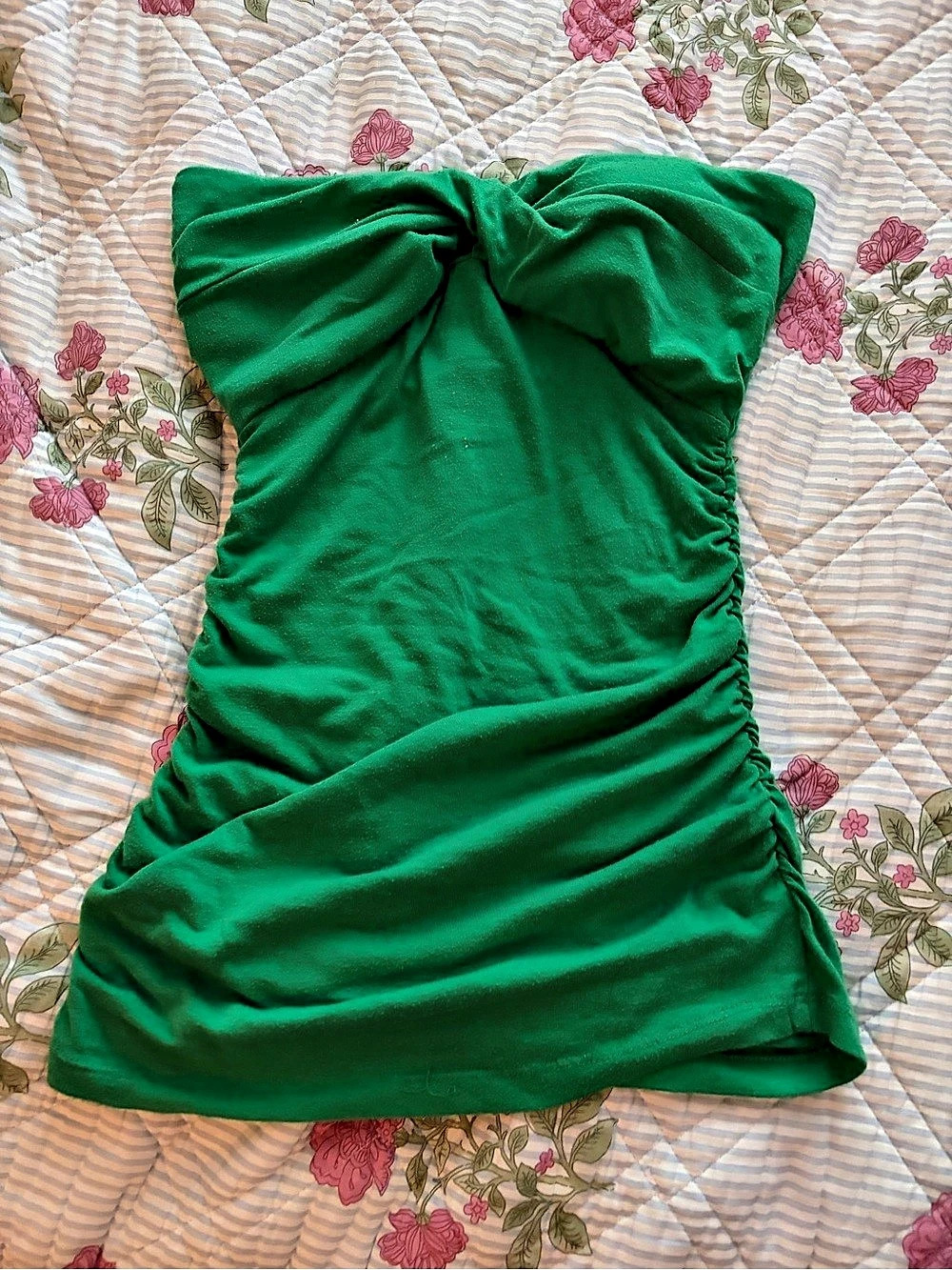 Sweetheart Green Ruched top Size Small Like New
